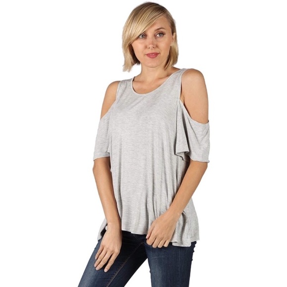 So good I had to share! Check out all the items I'm loving on <a href="/Poshmarkapp/">Poshmark</a> #poshmark #fashion #style #shopmycloset: posh.mk/EcB29RWE06