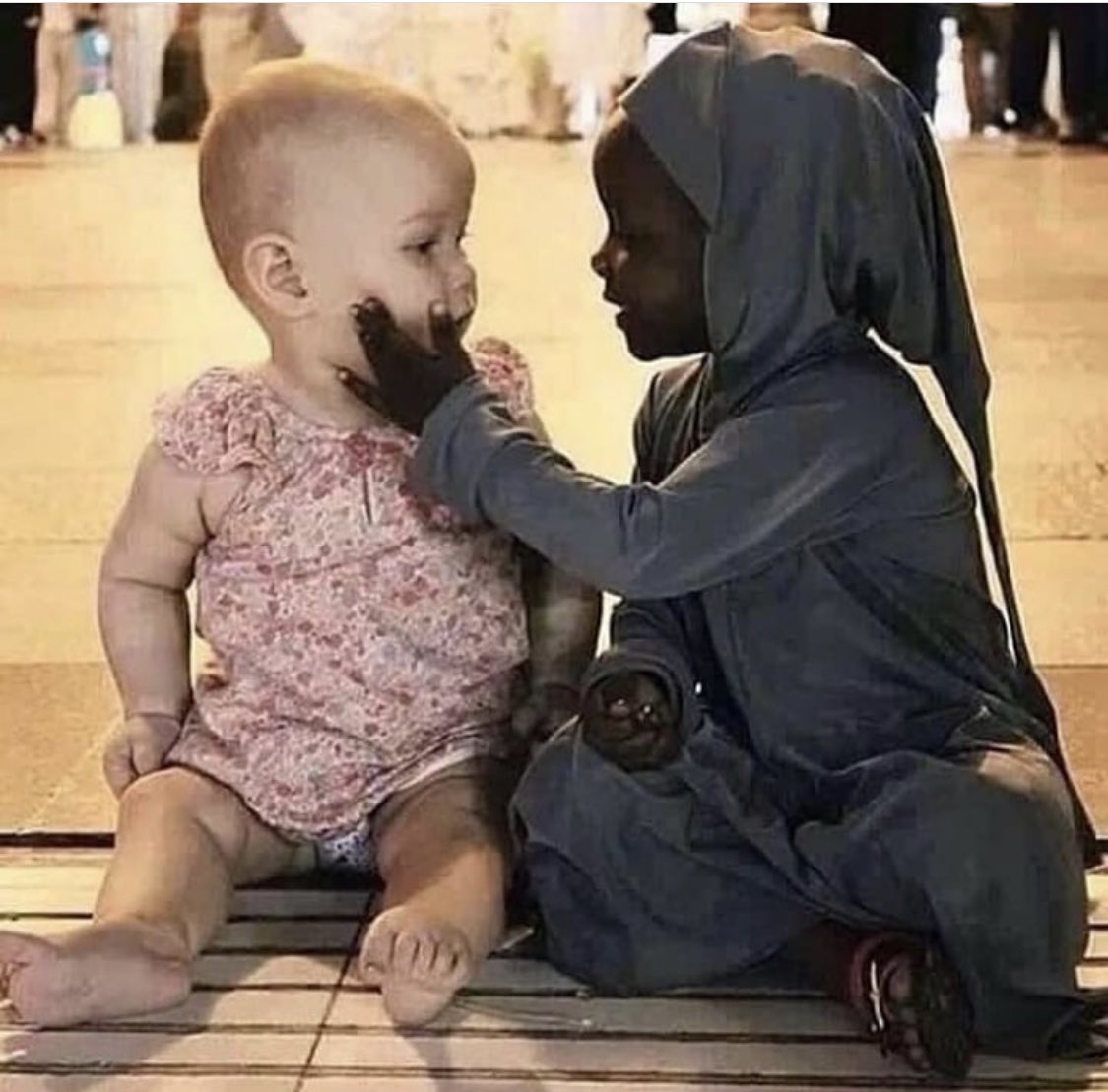 mustafa_agha's tweet photo. لا أحد يولد عنصرياً ... نحن من نعلمهم اياها ونحن من نعلمهم الكراهية ... https://t.co/euxPC2uGQ4