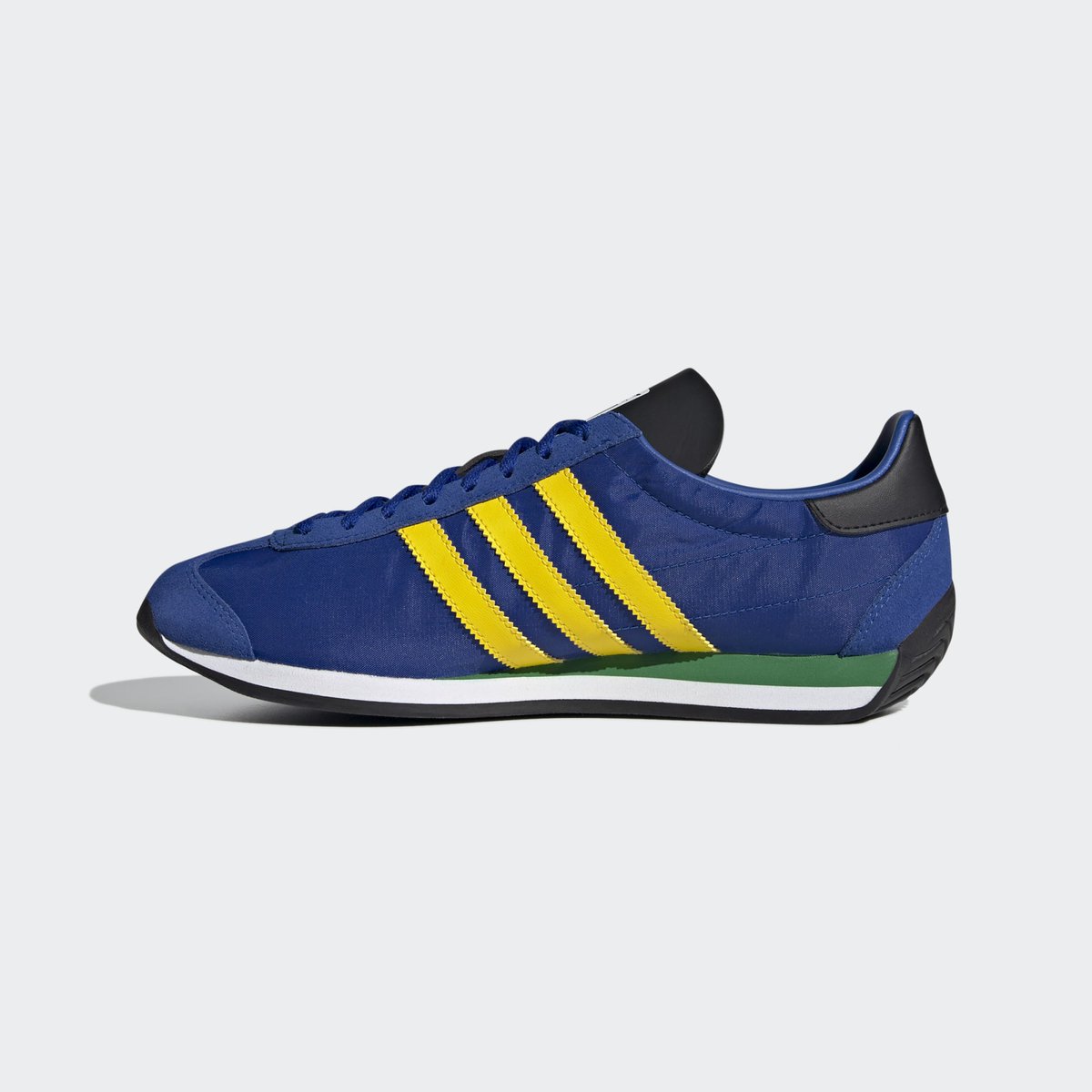 adiFamily_'s tweet photo. Upcoming in the UK
Available now on USA adidas site
#adidas #CountryOG
Stripes on inside, right foot is yellow, left foot red, midsole is green on inside of both too
Thoughts???
@Paschuffl @Neilwright1971 @RetroSolesUK @theelitecasuals
#adiFamily #3stripes2soles1love https://t.co/7HAu4klpMh