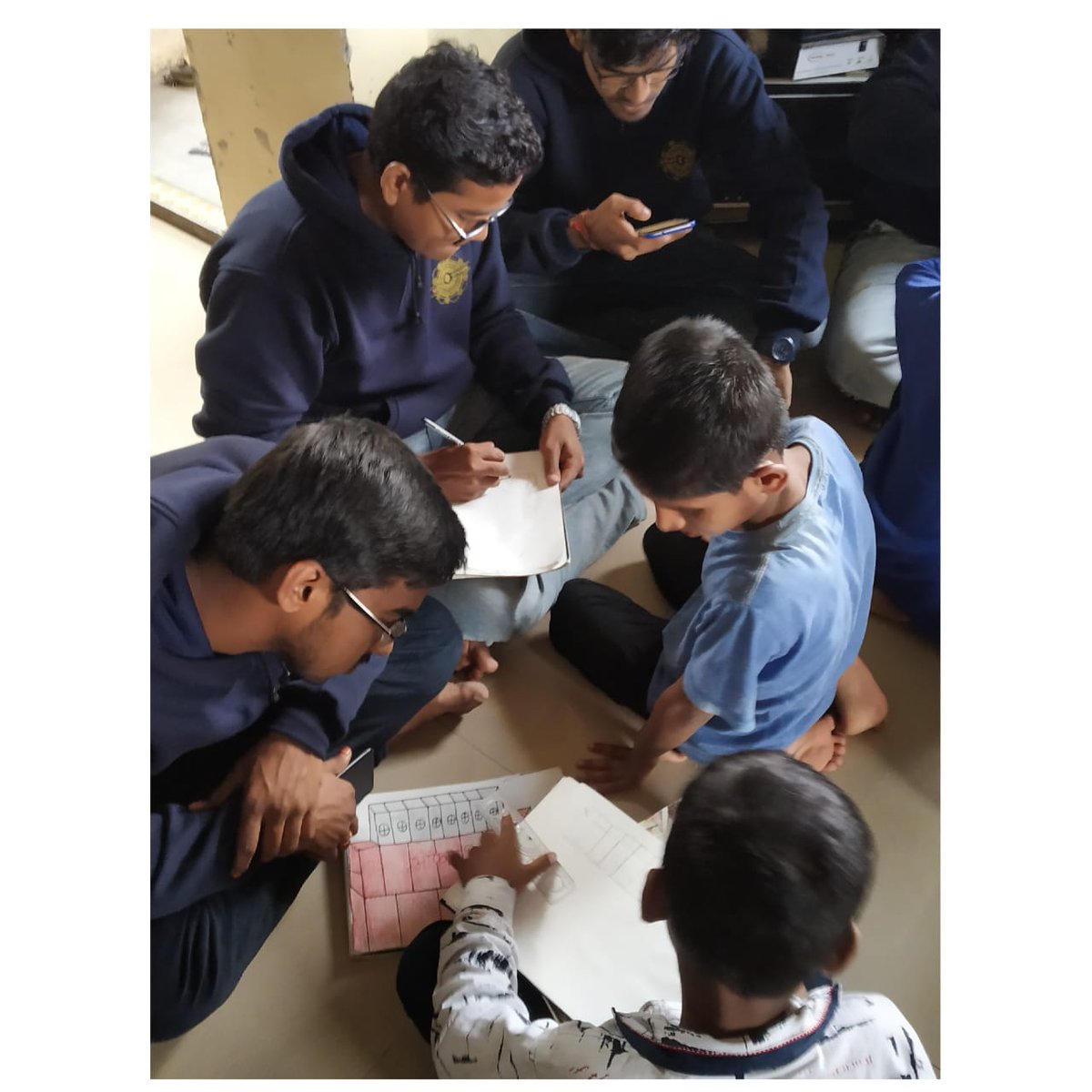 vit_socials's tweet photo. Few hours of life, engulfed with glorius actions!😇🤩
Heres throwback to some cheerful moments!

#help_one_inspire_many #vitsocials #pune #social #socialwork #throwback https://t.co/bxRYFgMHlP