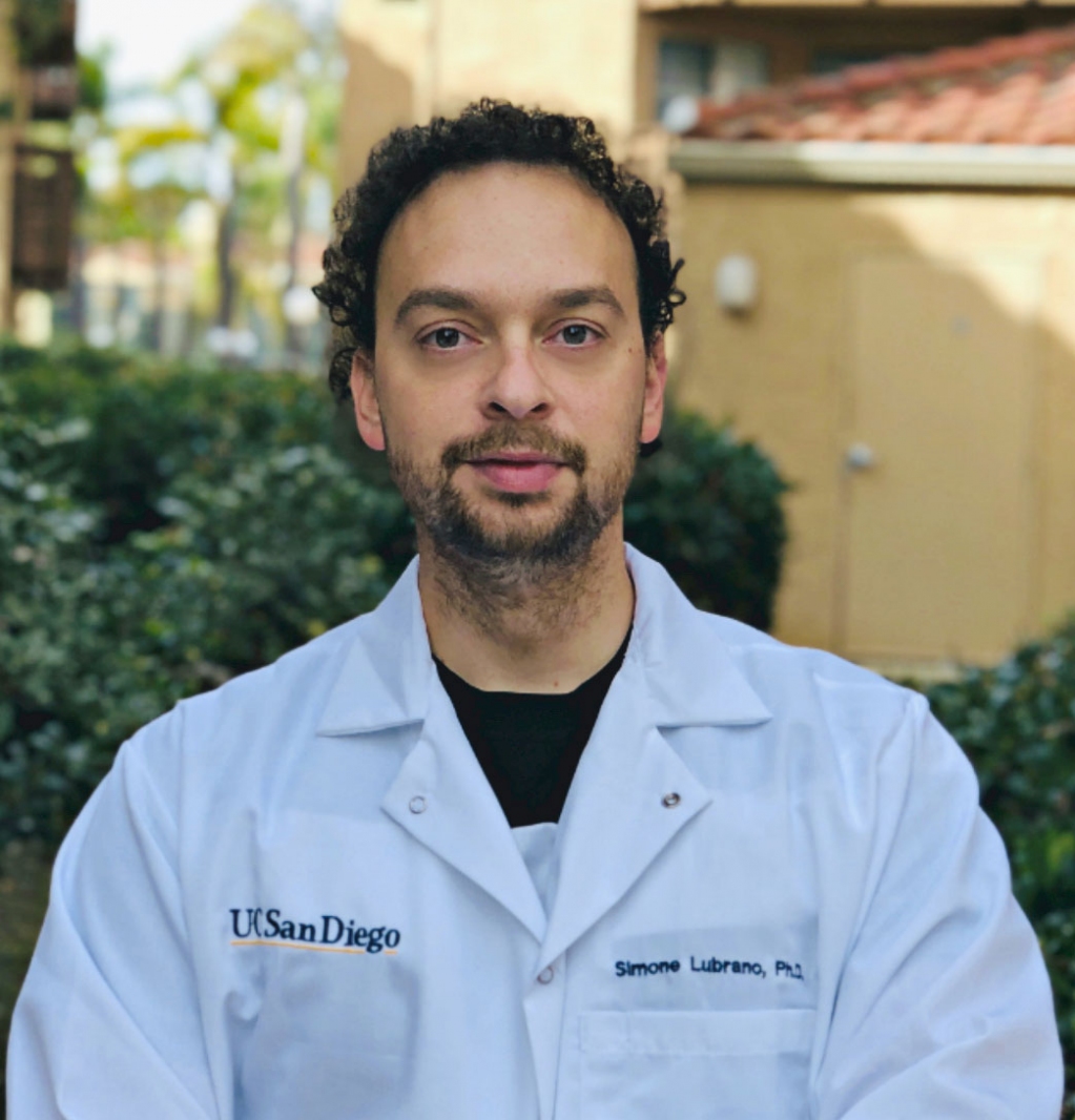 #InViaggioconlaRicerca🇺🇲: grazie a una borsa iCARE-2 sostenuta da AIRC e dalla UE, Simone Lubrano si trova al Moores Cancer Center dell’Università della California a San Diego per studiare il melanoma uveale, un tumore dell'occhio ancora poco curabile
➡ bit.ly/2XaL3Ac
