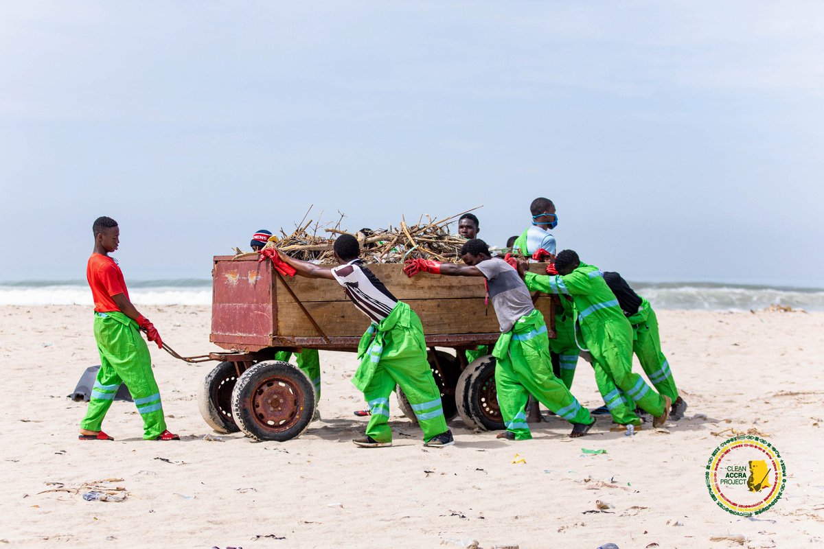 AmaOwareF's tweet photo. No one is talking about the recent work done by @ZoomlionLtd look at Labadi Beach now #CleanAccraProject 🙌 https://t.co/sSVoLfxFtn