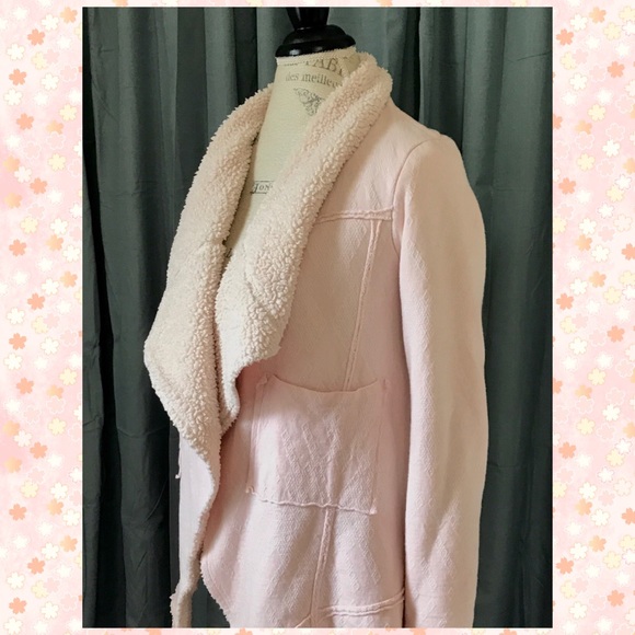 catlovernj's tweet photo. So good I had to share! Check out all the items I'm loving on @Poshmarkapp from @tonistwinkles @charleskhale #poshmark #fashion #style #shopmycloset #anthropologie #adidas #cavalini: https://t.co/zwto6S1I0N https://t.co/Eik8Cb8OTc