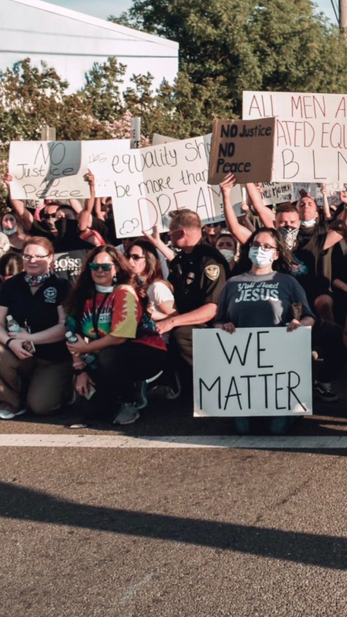 Manteca’s Peaceful Protest. I would like to thank the community &amp; law enforcement for a peaceful protest . A special thank you to my lovely husband Lieutenant <a href="/SSchluer/">Stephen Schluer</a> as he kneels down in uniform for justice. Let’s make the change 🙌🏽<a href="/MantecaPolice/">Manteca Police Department</a> <a href="/musd/">Office of the Superintendent</a>  <a href="/Cityofmanteca/">City of Manteca</a>