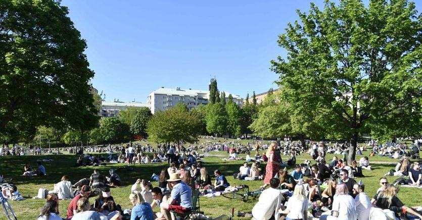sole24ore's tweet photo. La #Svezia ammette di aver sbagliato risposta al #coronavirus https://t.co/2feb2syNH5 https://t.co/GjrSlfYNdv