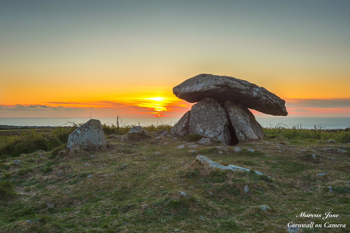 Cornwalloncam's tweet photo. Sunset over Chun Quoit in West Cornwall.
#kernow #cornwall #uk #sunset #sky #clouds #colour #ancient #sea #chunquoit #spring #art #photography #landscapephotography #canon #canonphotography #canon6dmkii #nisiuk #nisifilters #mothernature #friendship https://t.co/ISbQ0WfIb6