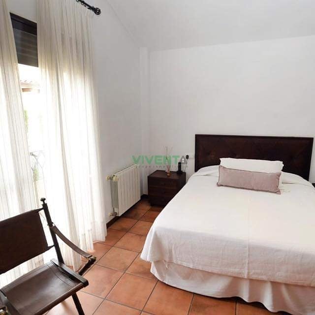 ¿Te apetece ya darte un bañito en la piscina?

Mira este fantástico chalet en Los Jerónimos. 

inmobiliaria.email/app/whatsapp/?…

🖥 viventa.es
☎️ 968 104 100