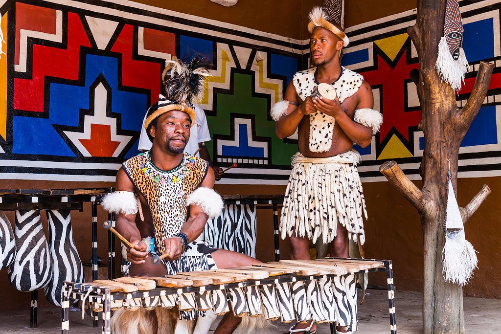 Lesedi_aha's tweet photo. We guarantee our guests a unique and memorable experience that explores the beauty of South African culture.

Discover the fascinating traditional homesteads inhabited by tribes who live according to tribal folklore and traditions of their ancestors.

#LesediCulturalVillage https://t.co/XEtATuYiAm