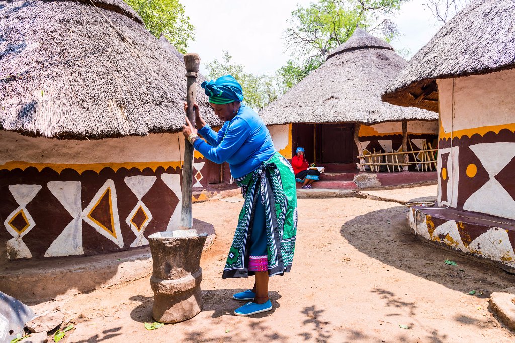 We guarantee our guests a unique and memorable experience that explores the beauty of South African culture.

Discover the fascinating traditional homesteads inhabited by tribes who live according to tribal folklore and traditions of their ancestors.

#LesediCulturalVillage