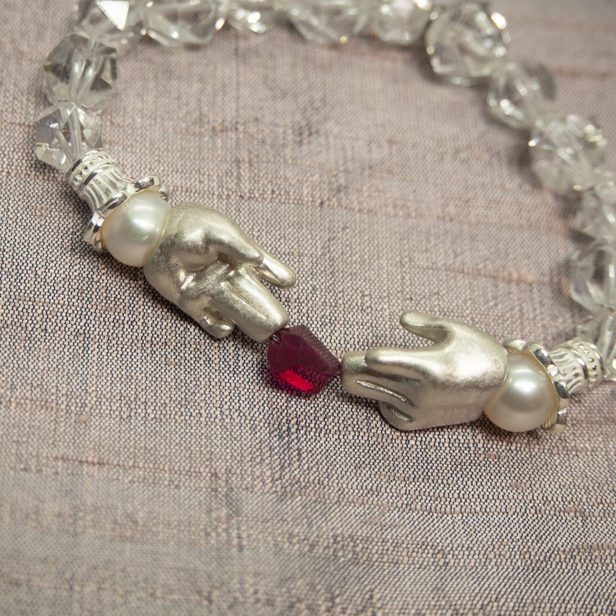 mi_te_yo's tweet image. 🌹カタログとして先行公開中　本日まで

Fashion artist millna
公式オンラインショップ
web shop PLASTIC ROSE
shop.plasticrose.net

6/6 19:00 OPEN
6/14 23:59 CLOSE

長らく個展でのみお迎え頂けるブランドでしたが、ついに通販でお届けできるようになります。ようこそご来城ください。