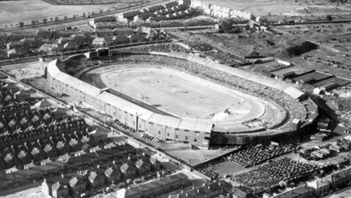 Football Memories on Twitter: "West Ham Stadium #ThamesAssociation  #CustomHouse #Stadiums https://t.co/KU1OQ8cIIU" / Twitter