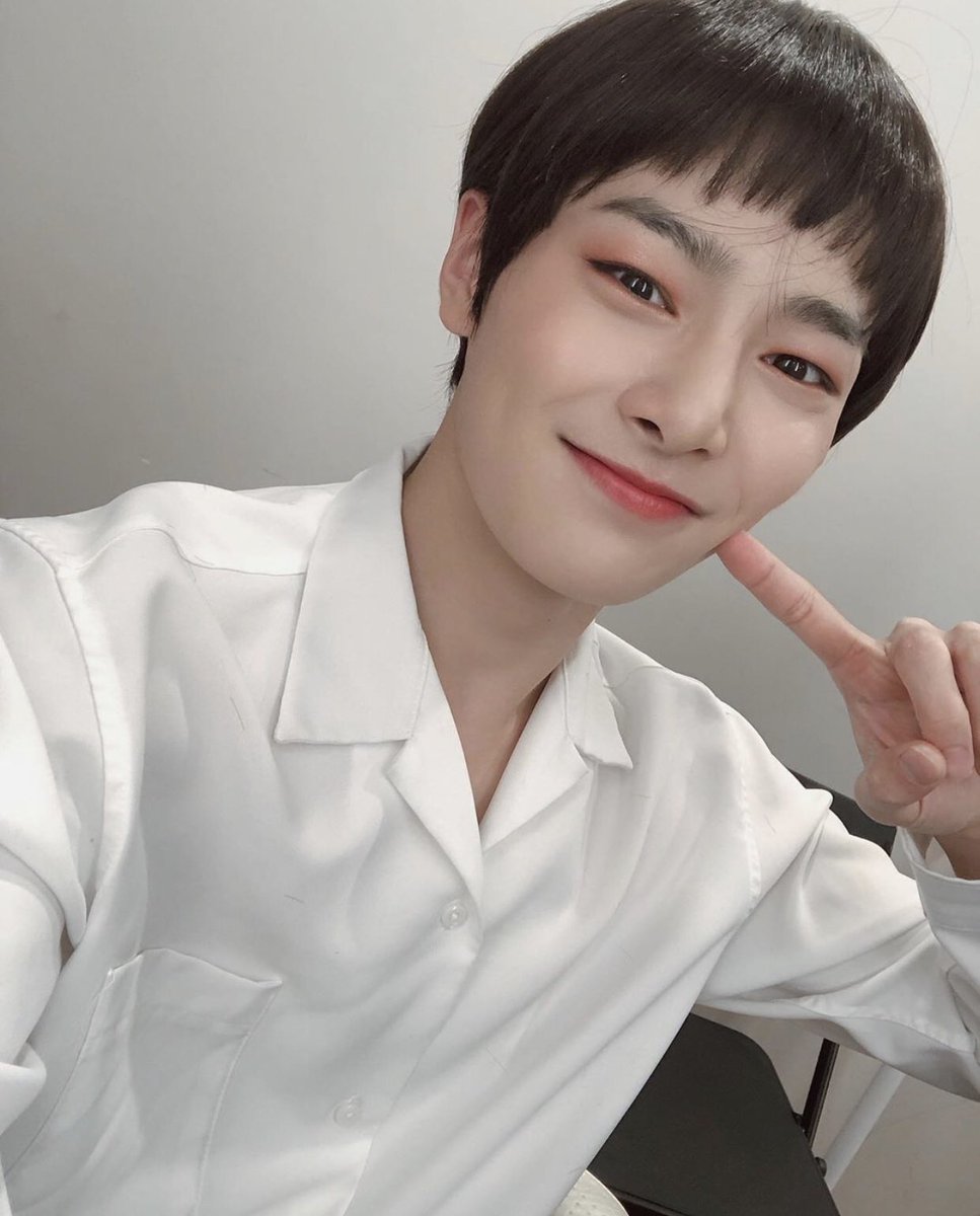 KimStay0325's tweet photo. | Stray Kids | 6 • 3 • 20 | 10:35 PM KST
| @Stray_Kids I.N posted on IG | Mr. Yang Jeongin, i am speechless...
🦊
#StrayKids #stay #youmakestraykidsstay
#GOLIVE #TOP #SLUMP
#Bangchan #IN #Jeongin
#Seungmin #Leeknow
#Hyunjin #Han
#Changbin #Felix
#PHSTAY #FILOSTAY https://t.co/H9GQC7k8jW