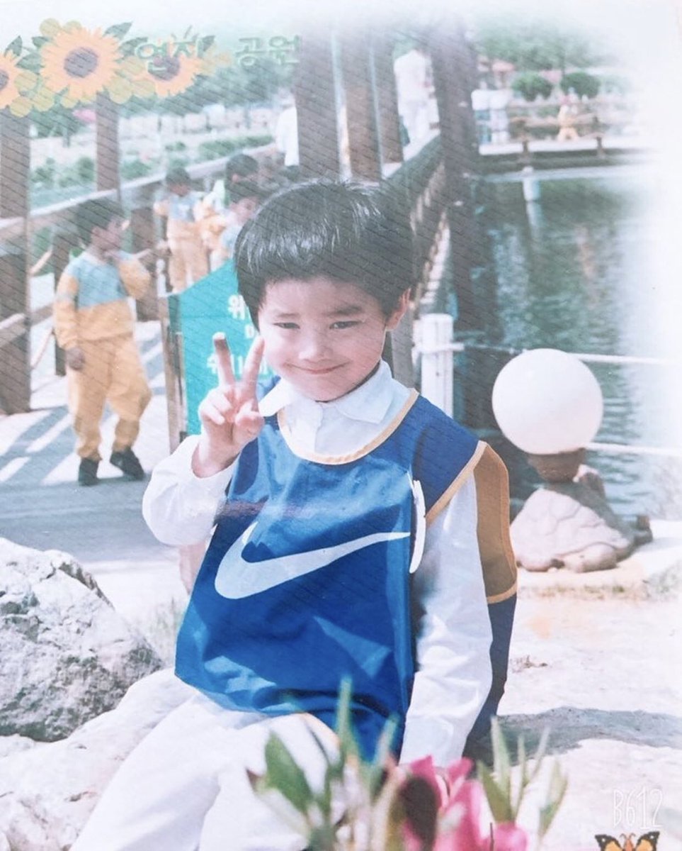 KimStay0325's tweet photo. | Stray Kids | 6 • 3 • 20 | 10:35 PM KST
| @Stray_Kids I.N posted on IG | Mr. Yang Jeongin, i am speechless...
🦊
#StrayKids #stay #youmakestraykidsstay
#GOLIVE #TOP #SLUMP
#Bangchan #IN #Jeongin
#Seungmin #Leeknow
#Hyunjin #Han
#Changbin #Felix
#PHSTAY #FILOSTAY https://t.co/H9GQC7k8jW
