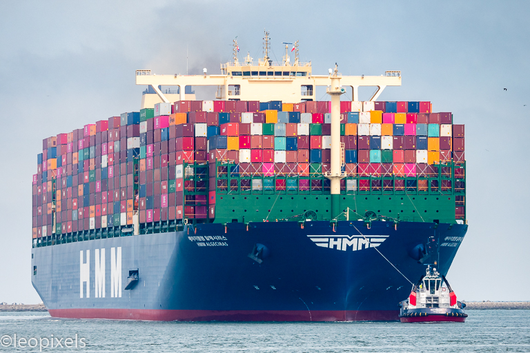 #hmmAlgeciras new #recordholder in <a href="/PortOfRotterdam/">Port of Rotterdam Authority</a> <a href="/HavenRotterdam/">Havenbedrijf R'dam</a> #tugboat @BoludaEurope #thenetherlands