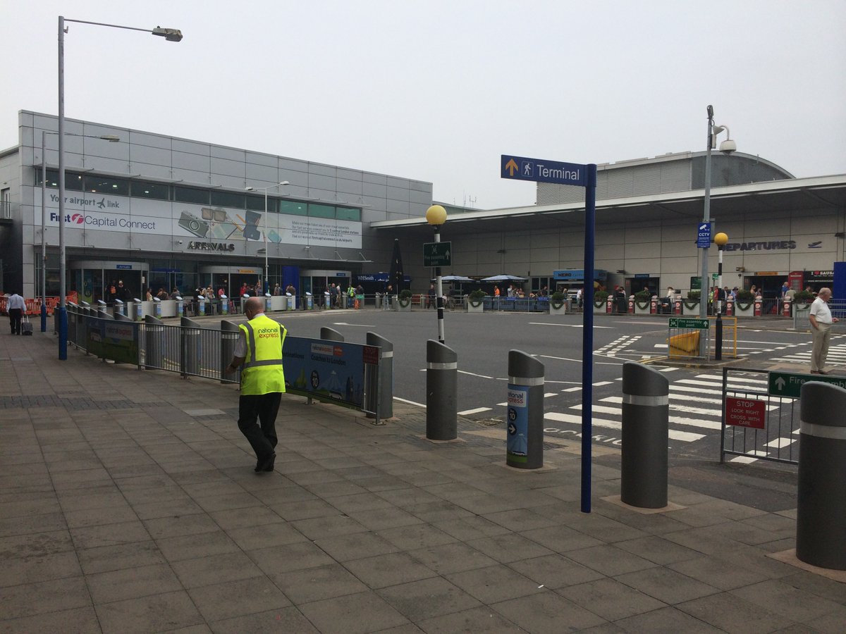 ロンドン・ルートン空港 Luton Airport JapaneseClass.jp