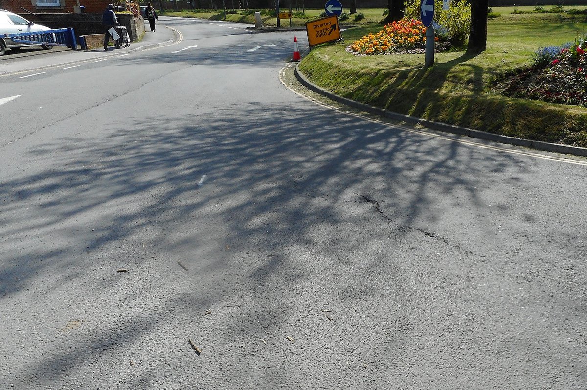 Major resurfacing works will be taking place  in Devizes during the second half of June and early July. We have set up the following webpage to share information about the works and the potential disruption to road users - orlo.uk/90TAv