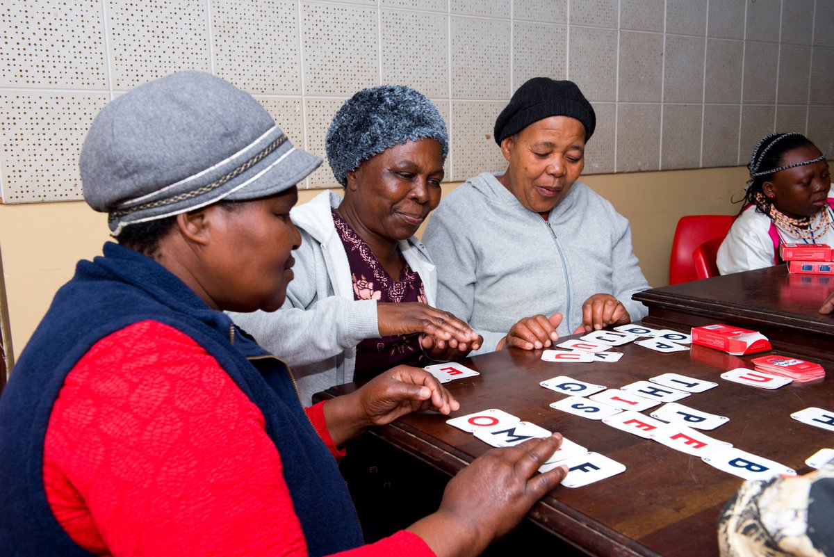 NBW_SA's tweet photo. #readbecause those who who engage their brains through activities such as reading, chess, or puzzles could be 2.5 times less likely to develop Alzheimer’s disease than those who spend their down time on less stimulating activities.

📸: playing reading games during #NBW2019. https://t.co/E2gMfXLKJa