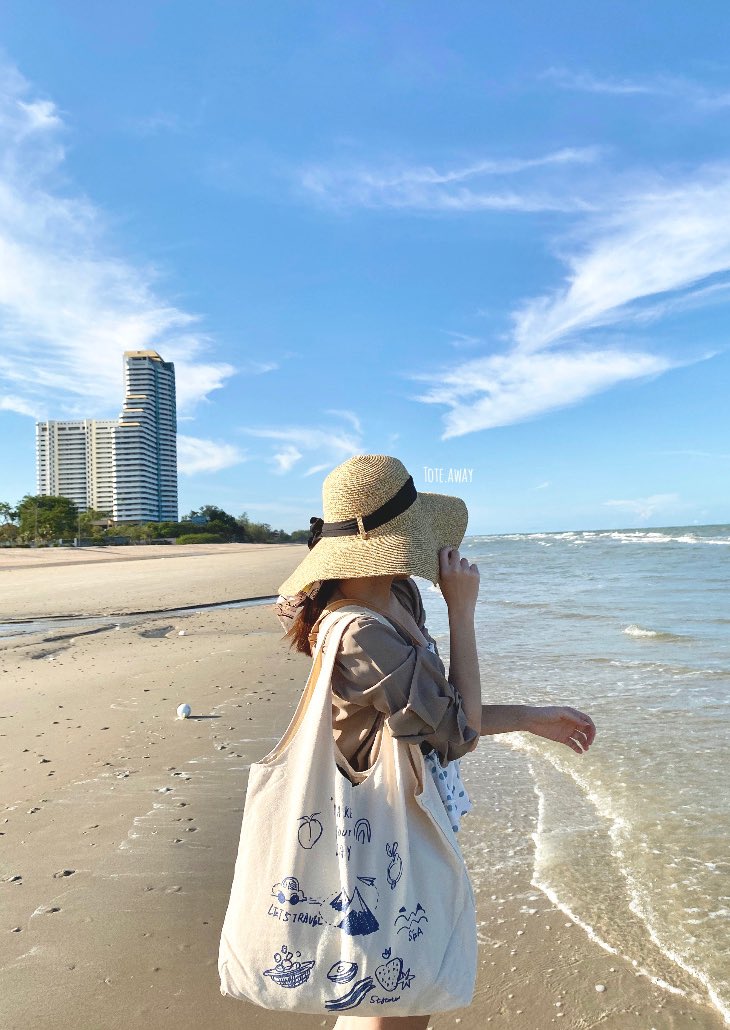 toteawaybkk's tweet photo. Summer vibe with #TAW030👒
.
ใครกำลังมองหากระเป๋าผ้าไปเที่ยวไปเรียนใบนี้เหมาะมากค่ะ จุของได้เยอะ ทรงเกาหลีไม่เทอะทะแน่นอน 
Price: 250B #ส่งฟรี 
DM มาเล้ยย💛 https://t.co/uG9VvxsNdr