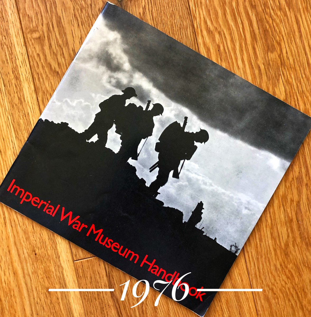 Evolution of a guide:  @I_W_M 1976, social change proceeding a pace in the U.K. Arguably the most striking of all the guides, here the  @IWM nails its colours to the mast with this image. A true icon. ‘This revised edition..has been made necessary by changes in the arrangement..’