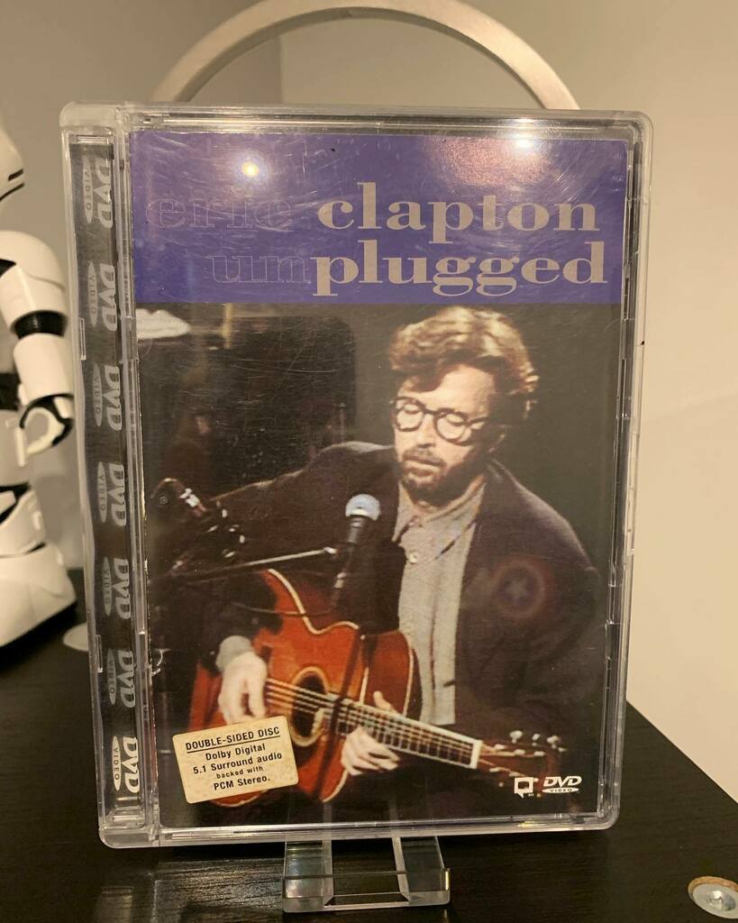 Grve27's tweet photo. La petite trouvaille du jour,j’adore tout simplement #ericclaptonunplugged @ericclapton ,un petit bijoux #dvd 👌👌😜 https://t.co/6Yyb1YdICu https://t.co/SQWLQFeLw5