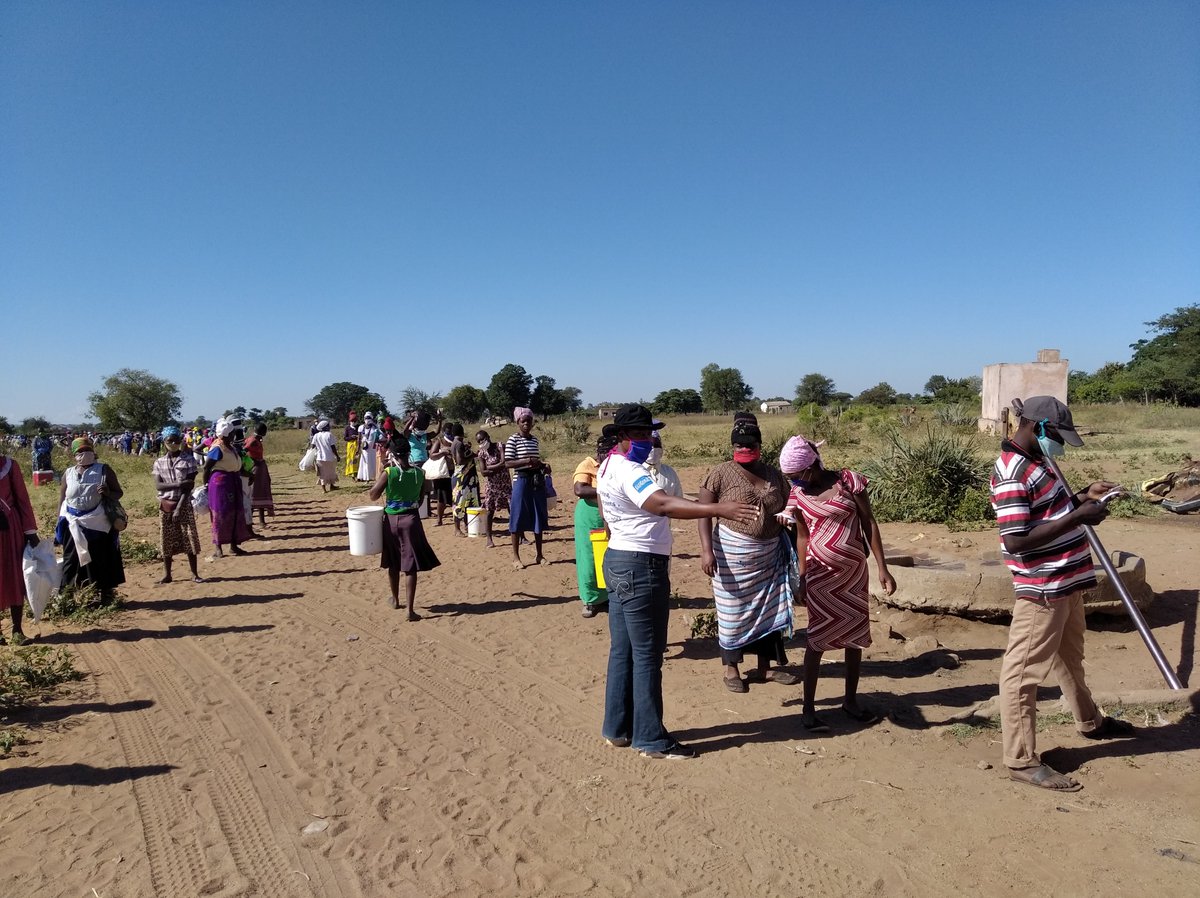promobileafrica's tweet photo. #Covid19Zim🚚activation team spreading awareness on #PhysicalDistancing #SocialDistancing #Handwashing
#MaskUp #GBV #ZeroToleranceToHunger during @GoalZimbabwe feeding program in Mabhiza #Chipinge
in partnership with @ZIRP_Zimbabwe @GroupEcobank @MoHCCZim @UNICEFZIMBABWE https://t.co/DhsxBIi8o9