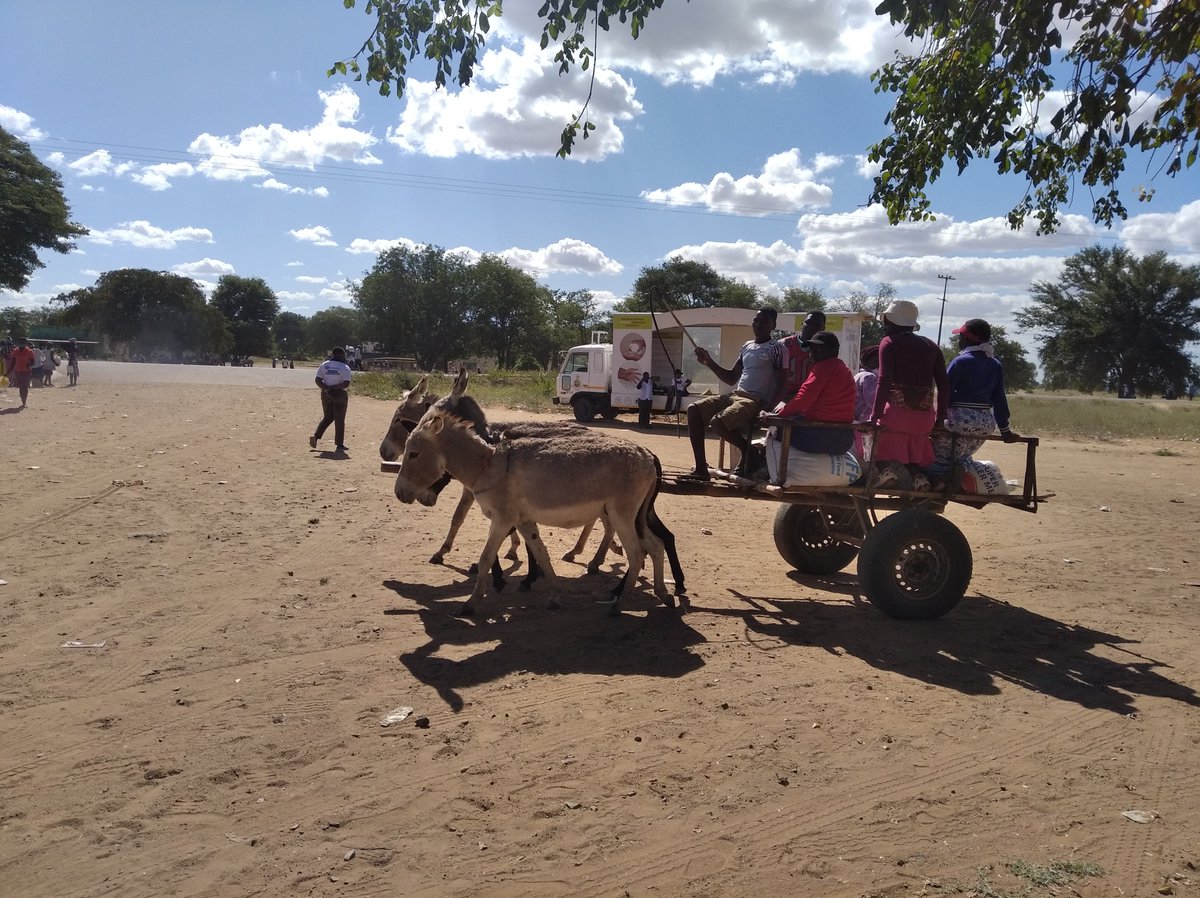 promobileafrica's tweet photo. #Covid19Zim🚚activation team spreading awareness on #PhysicalDistancing #SocialDistancing #Handwashing
#MaskUp #GBV #ZeroToleranceToHunger during @GoalZimbabwe feeding program in Mabhiza #Chipinge
in partnership with @ZIRP_Zimbabwe @GroupEcobank @MoHCCZim @UNICEFZIMBABWE https://t.co/DhsxBIi8o9