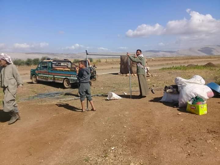  #Syria: the few families who came back in Jebal Zawiyah (S.  #Idlib) following early march's ceasefire are again leaving the area for N. IDP Camps. Yesterday  #NLF declared the Eastern part of Zawiyah a military zone as skirmishes, shelling &  #RuAF presence increased.