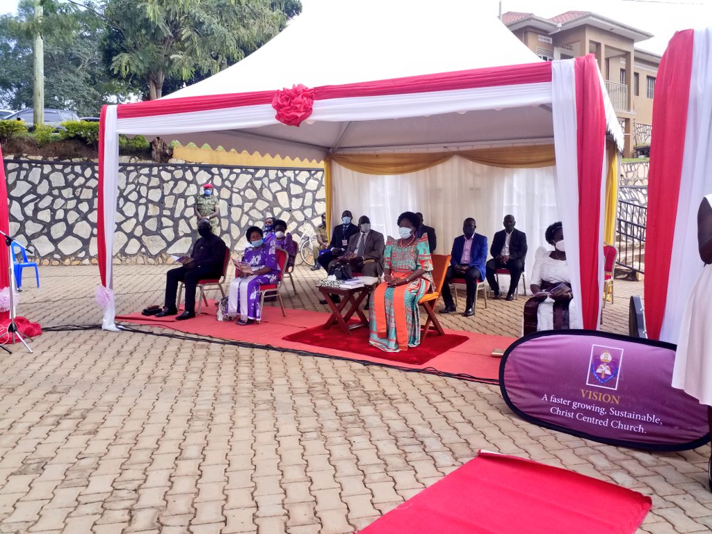 RebeccaKadagaUG's tweet photo. Today, I had the privilege to attend a "Limited Edition" of the martyrs day celebrations at Namugongo Church of Uganda.
Excited to have unveiled the magnificent museum tower and Amphitheatre.
To God be the glory.
@Archbishop_COU https://t.co/2Qt64arWNQ