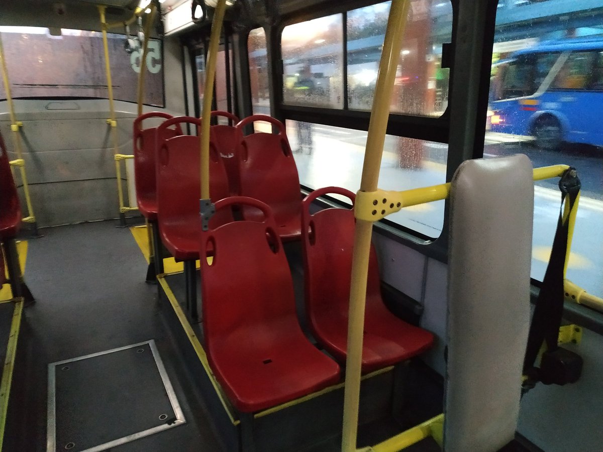 espaciocharlie's tweet photo. #BlackLivesMattter #AmericaConTrump #SemaforoAmarilloEnQuito 
Que paso con la toma de Temperatura?? Para el ingreso a las unidades de transporte público? Y la señalización dentro de las mismas @MunicipioQuito @LoroHomero o solo era AMAGUE https://t.co/T5oKhaMb95