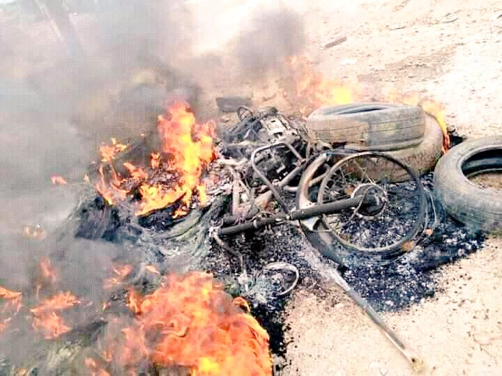 mosessakondo's tweet photo. Riot emerges in Shirikaat, a suburb of Juba, following the murder of civilians this morning by a gunman identified by SSPDF as Lual Marine, the nephew of President Salva Kiir. @EyeRadioJuba reports. Details to follow. https://t.co/KPHWVkCnUV