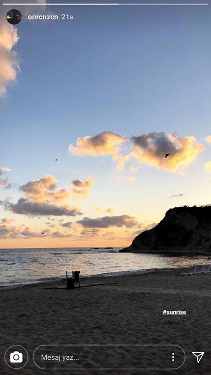 ‘’Söz ettim mavilere içimdeki yaralardan..." diyip mavilerde kaybolan güzel insan. Veda edercesine paylaştığı son fotoğrafı.. Allah rahmet eylesin #onurcanozcan