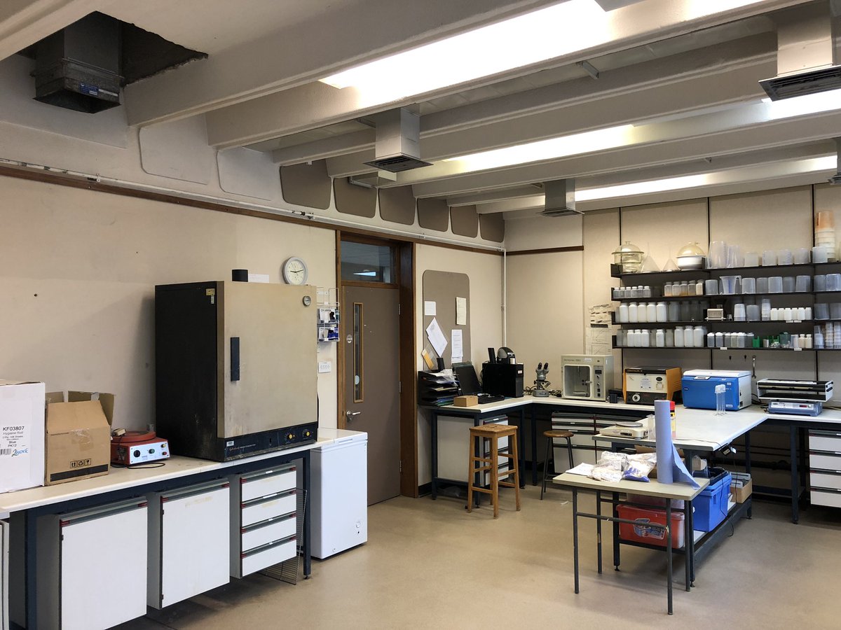 CliveBGS's tweet photo. This is my working space today - I have the whole lab to myself! #BGSatWork #StaySafe https://t.co/hmBv63DzlJ