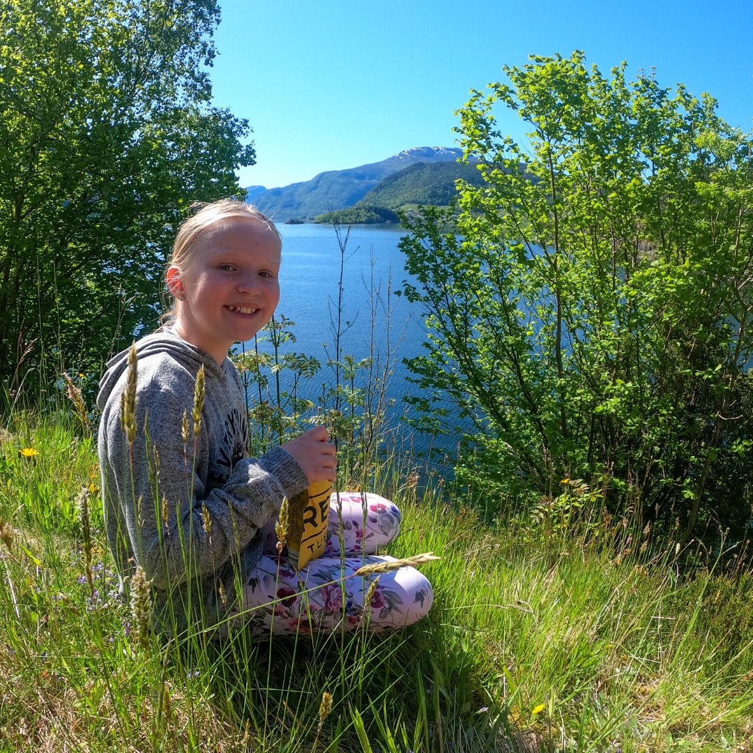 As easy on the road as in the woods. No spills or dishes. Only hot water is required. Try our soups as a light meal. Also very suitable for young explorers. 😊 Visit our website to have a closer look or to find a retailer in your country. bit.ly/2zNH8Ar
📷 <a href="/k_schibevaag/">Kari Schibevaag</a>