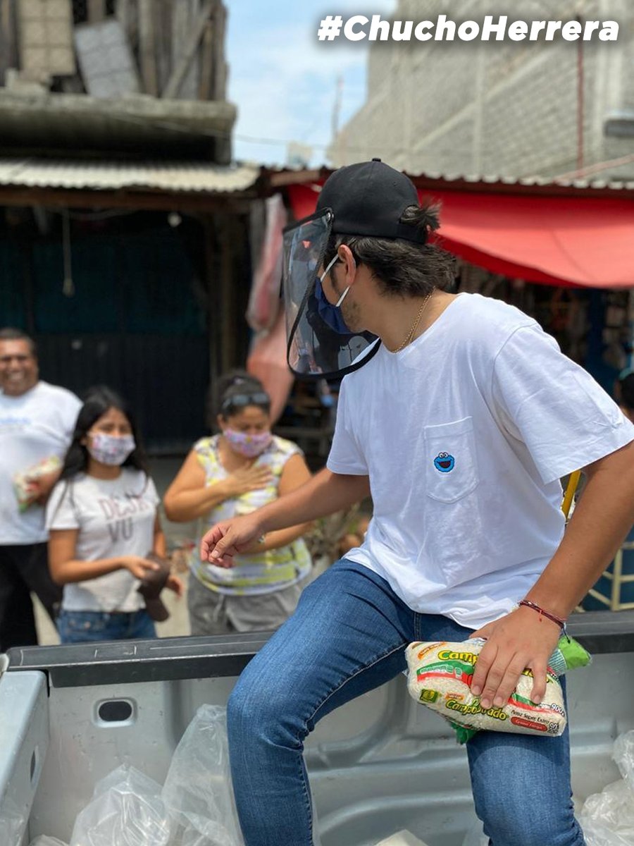 Seguimos recorriendo colonias de #Acapulco junto a mis amigos Ricardo Taja, Miguel Chavira y Moy Rivero para seguir apoyando a los que más lo necesitan.

Sigamos fomentando la solidaridad entre nosotros.

#ChuchoHerrera