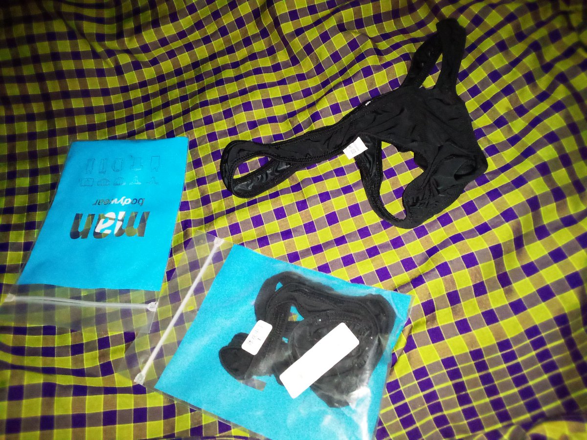 ciblonbugil's tweet photo. Malam, Hallo Semua, Saya mau #GiveAway Celana Dalam nih, Ukuran L, Warna Hitam sama yang kayak di foto, Type Thong ya, Yang mau Cukup Retweet dan Like serta Komen "DONE" Tweet ini, saya pilih 2 org ya, Ongkir di tanggung pemenang ya, Makasih
#GiveAway
#CelanaDalam
#Thong https://t.co/nnZEYaSIkt