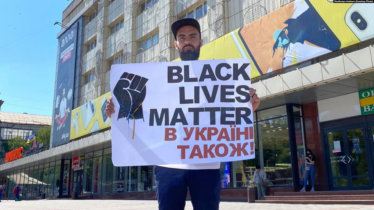 maksymeristavi's tweet photo. '#BlackLivesMatter. In Ukraine, too'

I'm sick of hearing that white people can't do much or 'this is America's problem.' 

A single-person rally in my hometown of Zaporizhia in Eastern Ukraine by a local queer leader Kostiantyn Andrieiev. 

This is how you do solidarity. https://t.co/MNbvzsX4l0