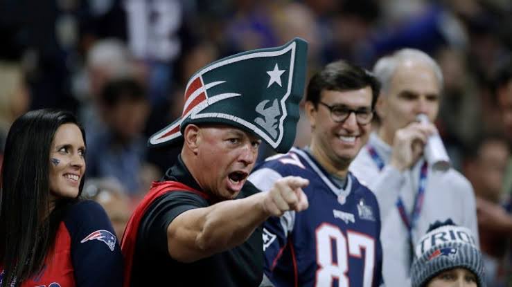 Tem podcast Cara dos Sports novo chegando nesta quarta! 

Recebi a <a href="/paulaivoglo/">Paula Ivoglo</a>, <a href="/NFL_Cantadas/">Cantadas NFL</a> e o <a href="/nepatriotas/">Patriotas</a> para falar da expectativa deles para o 2020 dos Patriots, como torcedores da equipe. Escute! 

Spotify: open.spotify.com/episode/6xL5tU…

Apple Podcast: podcasts.apple.com/br/podcast/car…