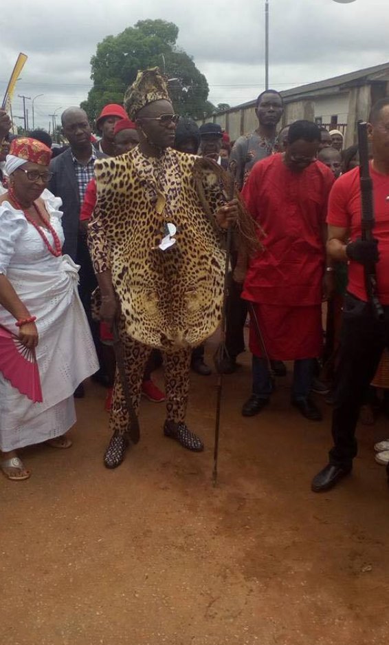 This is the Ibe Kachikwu wearing a LEOPARD skin costume as he celebrated the new yam festival some time agoIt's full of significance as you can see He's Igbo from Ukwuani