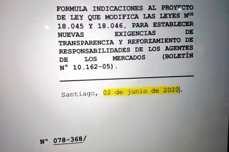 Themistocleste's tweet photo. En enero ya fue rechazada pero Piñera y @mjose_zaldivar insisten en ingresar modificación a art ley para RESTRINGIR CAMBIOS DE FONDOS DE AFP. Sólo te podrás cambiar CADA 30 DÍAS y de un FONDO ADYACENTE AL OTRO. Aprovechan la crisis del #Covid19Chile RATAS.
  #temblor #ChileMuere https://t.co/kIZpFkmmkn