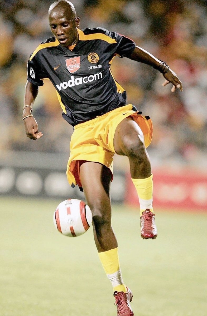 ThabisoMosia's tweet photo. 'Black Jesus' would be turning 40 today... Forever in our hearts. 🙏🏿🙏🏿 Strength to Mama Selina, his boys and the family @KaizerChiefs @Moroka_Swallows @KwestaDaKAR https://t.co/FpgNIy21BB