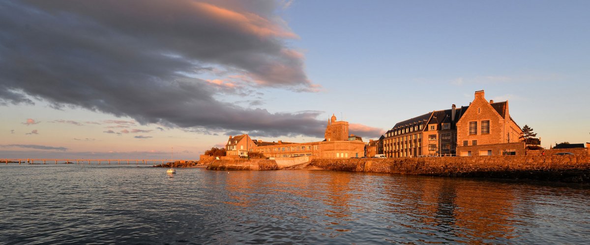 Ouverture d'un poste d'ingénieur.e. biologiste en traitement  des données à la Station Biologique de #Roscoff (concours externe du <a href="/cnrs/">CNRS 🌍</a>). Date limite pour déposer votre dossier : 2 juillet 2020 à 12H 
sb-roscoff.fr/sites/www.sb-r…