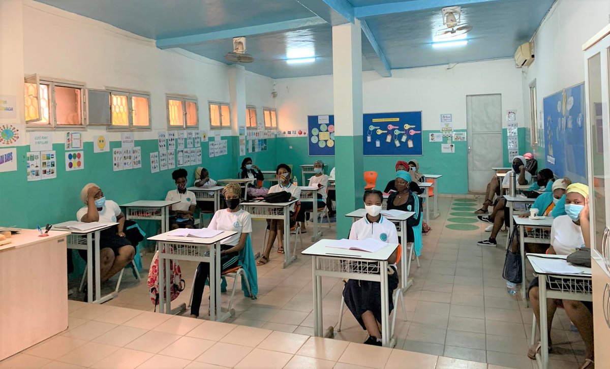 TMaarifVakfi's tweet photo. Mali Maarif Okulları öğrencilerimizin okul özlemi son buldu🇹🇷🇲🇱

Koronavirüs salgını nedeniyle faaliyetlerine bir süredir Uzaktan Eğitimle devam eden Mali Maarif Okullarımız,yüz yüze eğitime tekrar başladı.

Yeni normal dönemde tüm öğrenci ve öğretmenlerimize başarılar dileriz.📚 https://t.co/2XF43SaEVK
