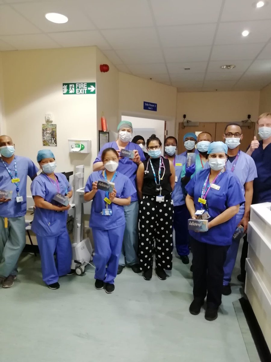 P_e_t_r_a____'s tweet photo. Biggest #shoutout to our amazing volunteers you guys bring us sunshine when it’s pouring down 😊 thank you so much for everything you do for us @nuh_19 @sankarankoo @BibiGungah #VolunteersWeek2020 @NewhamHospital https://t.co/bx1whhitAO