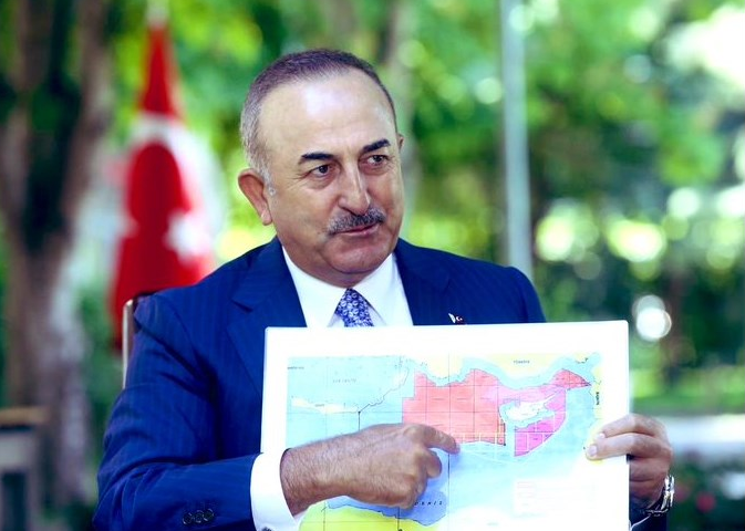 Dışişleri Bakanı Çavuşoğlu: “Ey Mustafa Akıncı bu haritaya iyi bak, sen her ne kadar Kıbrıs Türklüğü'nü Rum planlarına zincirleyip tutsak etmek maksadıyla elinden geleni yapsan da Türkiye, Kıbrıs Türklerinin Doğu Akdeniz’deki hak ve çıkarlarını kararlılıkla korumaya devam edecek"