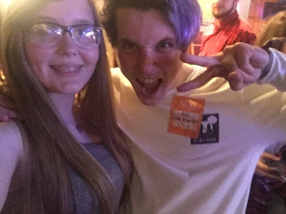 abbie_r5's tweet photo. Wow I really have had a glow down the past 4 years😂 @SingleBySunday @JackJesusBlack @jonnyeakins @JoshSBS https://t.co/mzmMXwQTRC