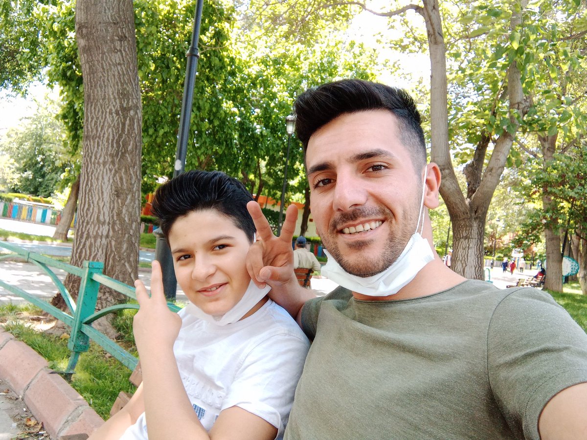 Artistlik yaptigima bakma ödüm kopuyor ayrı düşeriz diye