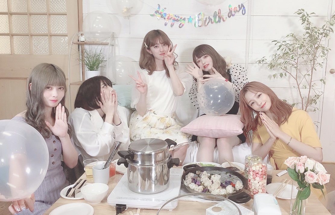 MikiKMYD's tweet photo. みーにゃん部屋
ありがとうございました🥰

メンバー、舁夫さんと
一緒に過ごせて幸せでしたぁ💛

最高の時間をありがとう！

手料理も美味しいって
いってもらえて
よかった🥴🥴

#神宿 https://t.co/F9fCvApR75