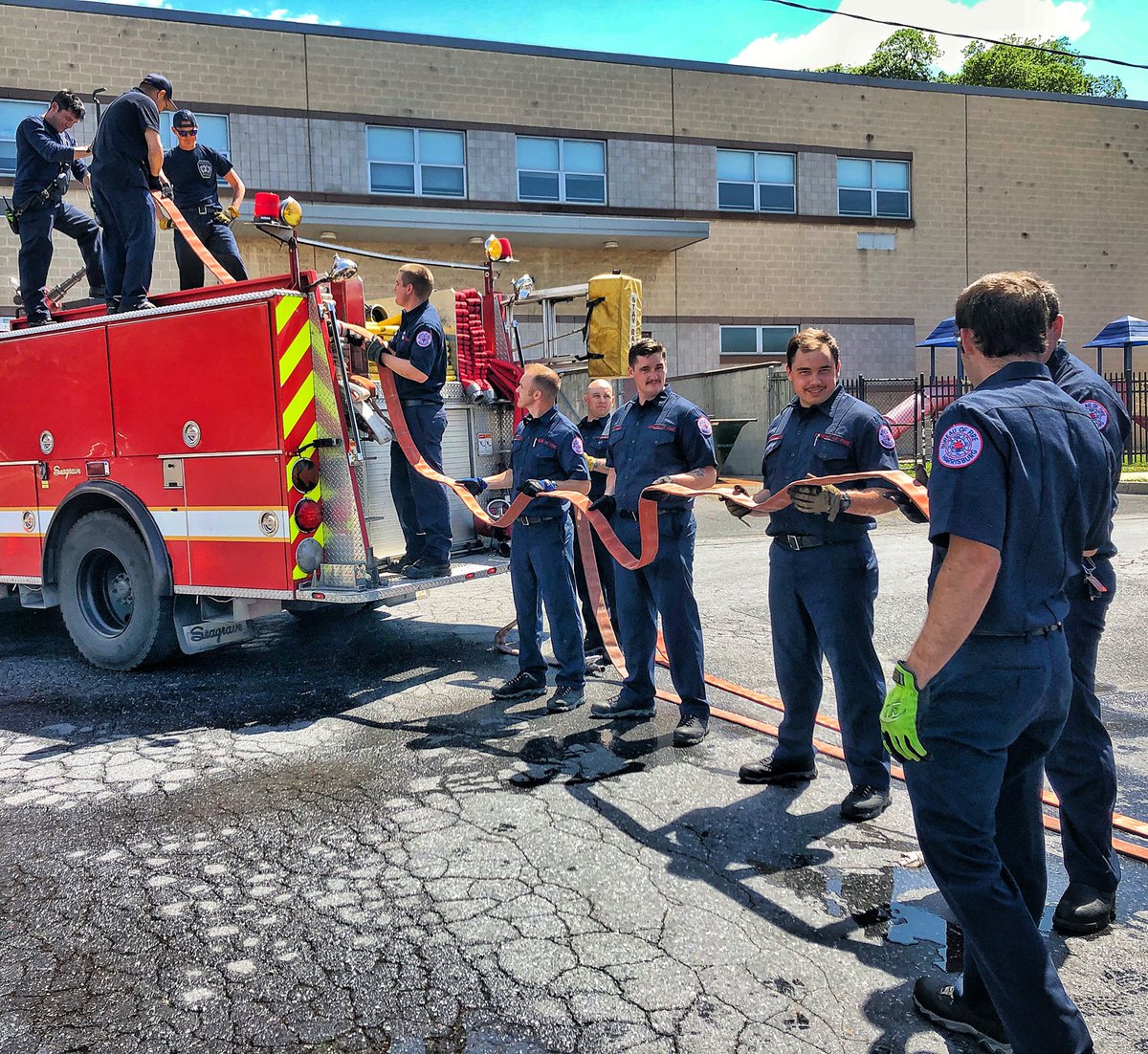 BrianBastinelli's tweet photo. Teaching them early that everyone plays a role in making the team work.
.
.
#rookies #packinglines #hbgfire #harrisburg #bureauoffire https://t.co/7evHeE6A8Q