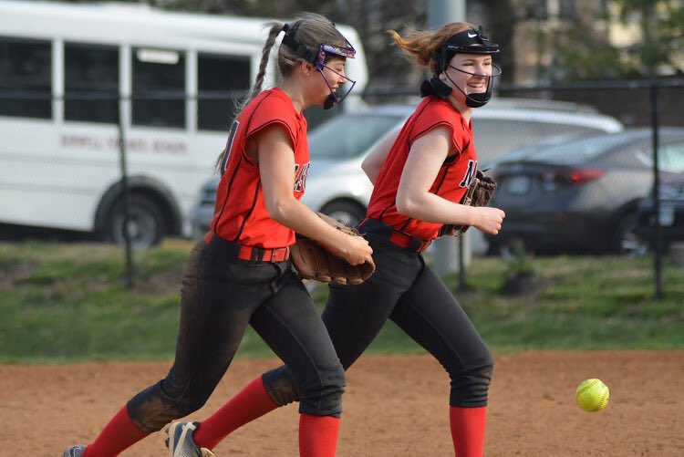 george_softball's tweet photo. Our next senior is Elly Loyd. Elly will attend Virginia Tech this Fall. Good luck down in Blacksburg! We are sure you will do great. Thanks for being a leader in our program! #MasonSB #seniorweek https://t.co/IWfqS003kX