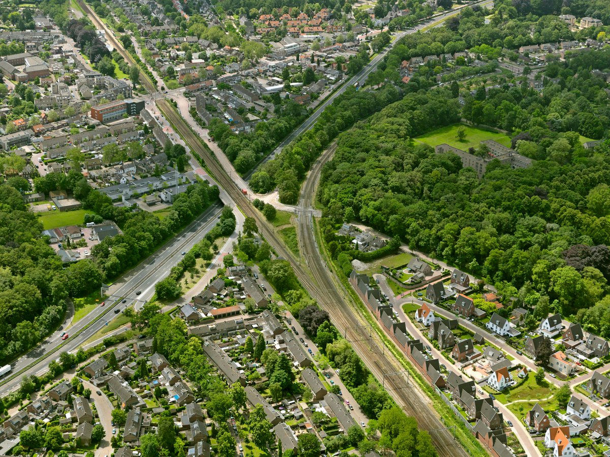 Er is meer dan 10 jaar aan gewerkt. Het was onderwerp van inspraak, inzicht en discussie. Het is gewikt en gewogen, omarmd en bekritiseerd. Vanaf vandaag ligt het Tracébesluit PHS Meteren-Boxtel ter inzage. Voor meer informatie: 
ow.ly/ffF450zXFBn